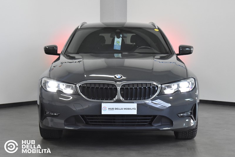 BMW 320d Touring Business Advantage